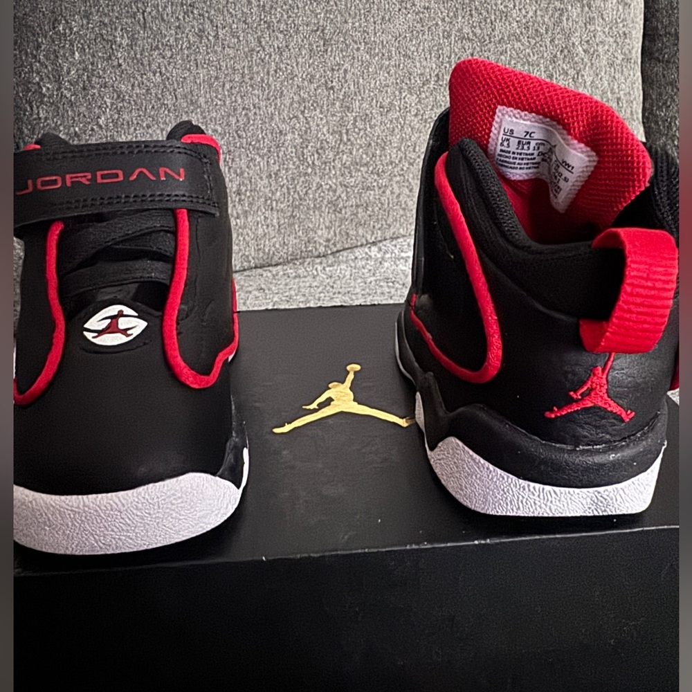 BRAND NEW!! Kids Jordan Black and Red High-Tops 7C